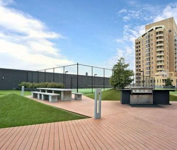 Unbeatable South Yarra Lifestyle & Convenience - Photo 4