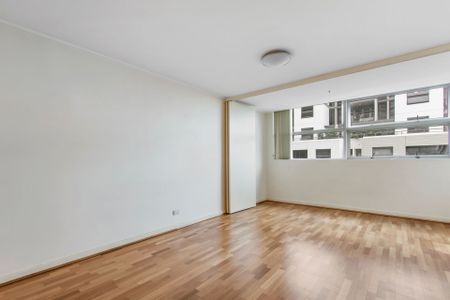 1 Bedroom Apartment in the Heart of St Leonards - Photo 3