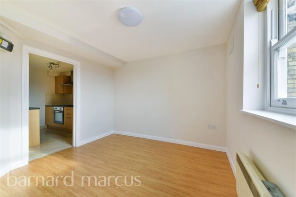 Goldhawk Road - Photo 1