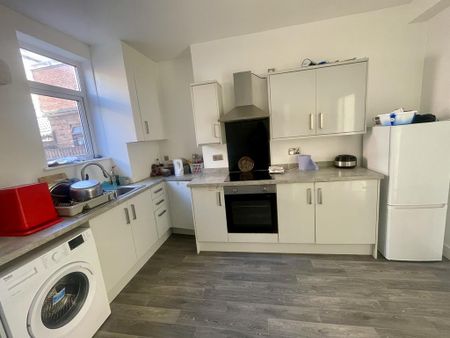 3 bedroom property to rent - Photo 3