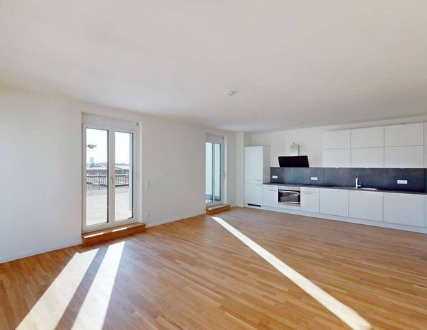 Stilvolles Penthouse-Apartment: Exklusive 4-Zimmer-Wohnung mit Dachterrasse und Einbauküche - Foto 1