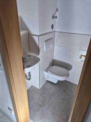 !!NEU sanierte 3-Zimmer Wohnung!! mit großem Balkon - Photo 4