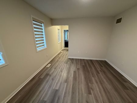 For Lease - 111 Higginbotham Crescent, Milton, Ontario - Photo 4
