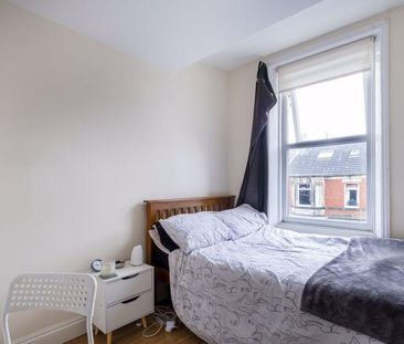 5 bedroom maisonette to rent - Photo 4