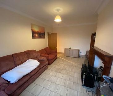 7 bedroom private hall to rent - Photo 1