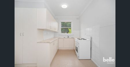 Comfortable 3-Bedroom Home with Spacious Yard in a Convenient Location - Photo 5