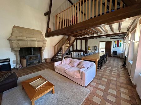 Location maison 6 pièces 351.81 m2 à Èvres - Photo 3