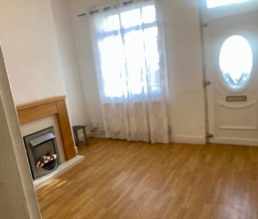 2 Bed Terraced House, Coventry, CV2 - Photo 2