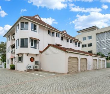 Charming Unit, Quick walk to the esplanade - Photo 4