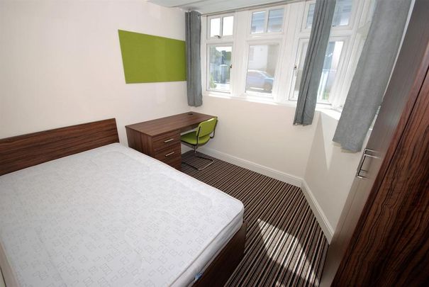 3 bedroom flat to rent - Photo 1