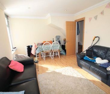 3 bedroom apartment to rent - Photo 2