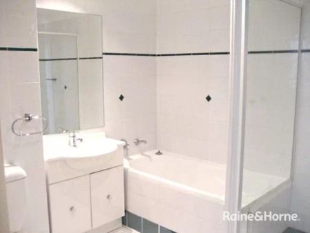 Apartment with 3 bedrooms, 2 bathrooms & parking for 1 car - Photo 5