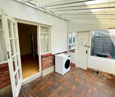 4 bedroom semi-detached house to rent - Photo 6