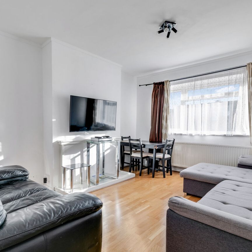 Mill Green London Road, Mitcham Junction, CR4 - Photo 1