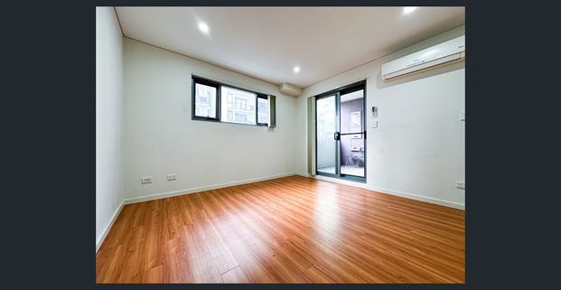 1 Bedroom Apartment Plus large study room With Washing machine and fridge - Photo 1