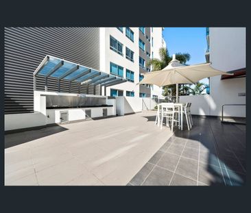 3 Bedroom Unit at Sapphire on the Broadwater - Photo 4