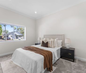 Newly renovated family home the optimum in location, size and finishes - Photo 3