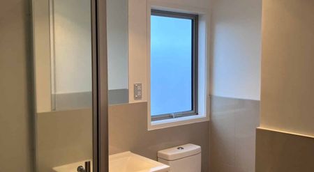 4 Bedroom Townhouse - Te Atatu South - Photo 5