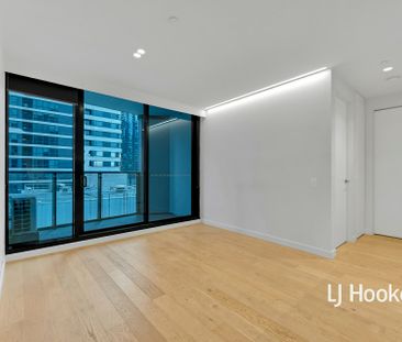 Modern 1-Bedroom Apartment in the Heart of Melbourne CBD! - Photo 2