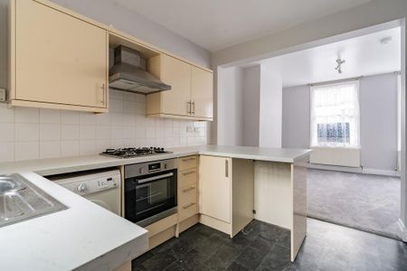 1 bedroom flat to rent - Photo 4