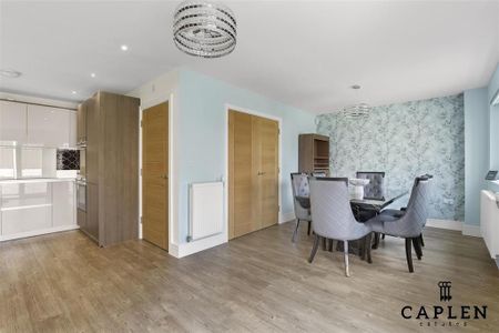 5 bedroom detached house to rent - Photo 3