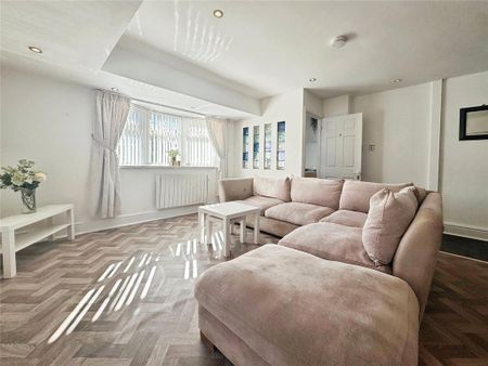 2 bedroom semi-detached house to rent - Photo 3