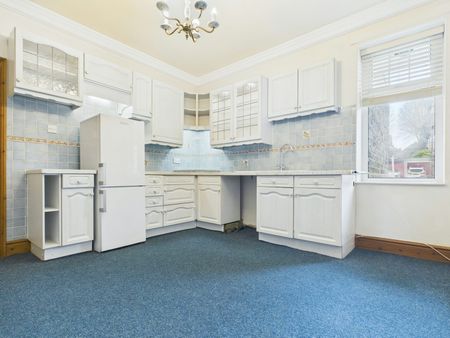 Flat to rent on - Photo 5