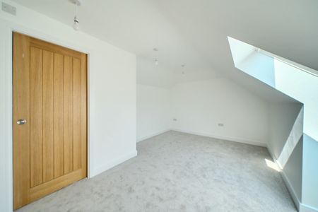 3 bedroom detached house to rent - Photo 5