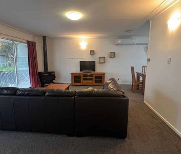 Chic 2BR Townhouse in Hillsborough - Photo 4