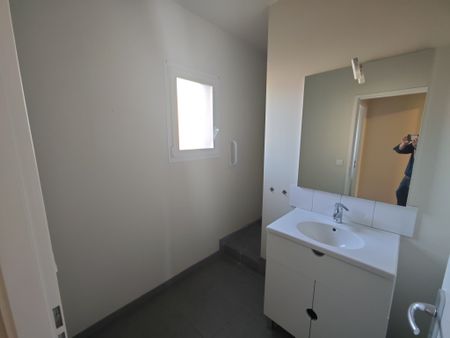 BORDEAUX CAUDERAN - Eglise Saint Amand - Appartement de Type 4 - Terrasse + jardin + garage - Photo 3