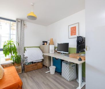 2 Bed Flat, Paintworks, BS4 - Photo 3