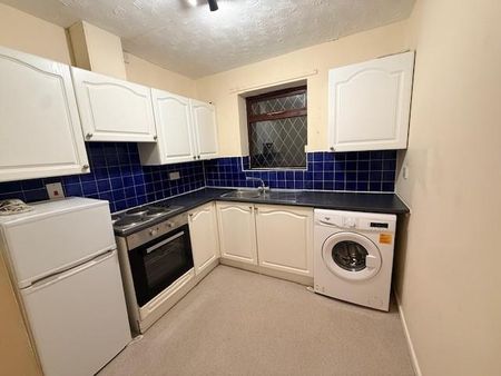 2 bedroom ground floor flat to rent - Photo 5
