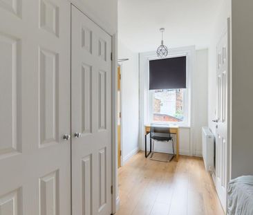 3 bedroom flat to rent - Photo 4