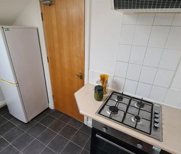 Studio to rent - Photo 6