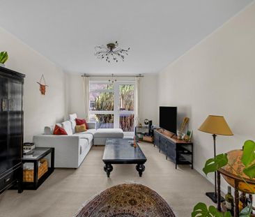 2 bedroom flat to rent - Photo 2