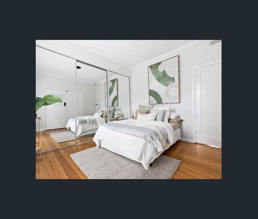 Stylish Coburg Hill Sanctuary - Photo 4