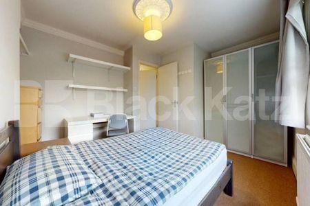 Stylish Split-Level 2-Bed Apartment with Two Baths on Kings Cross Road WC1X - Photo 4