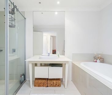 113 North Hill Drive, Robina QLD 4226 - House For Rent - $830 | Domain - Photo 4