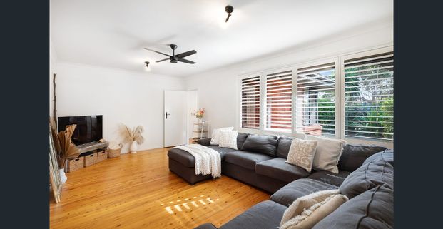 Charming renovated coastal home - Photo 1