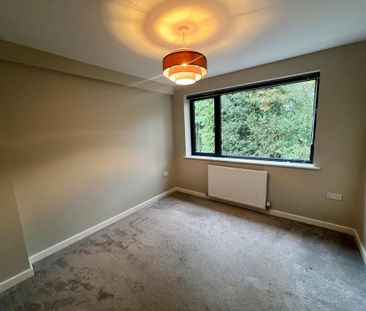 3 bedroom flat to rent - Photo 4