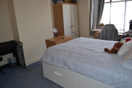 6 bedroom house to rent - Photo 4