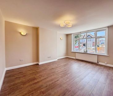 2 bedroom ground floor flat to rent - Photo 2