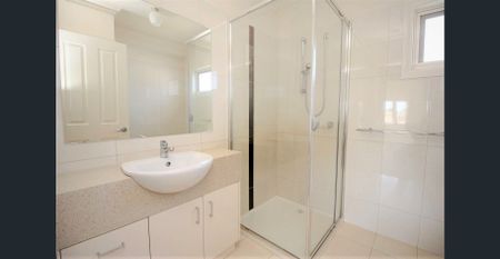 Modern Lifestyle in a Prime Central Location - Photo 3