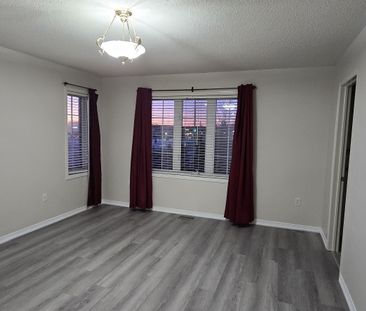 For Lease - 3475 Angel Pass Drive, Mississauga, Ontario - Photo 3