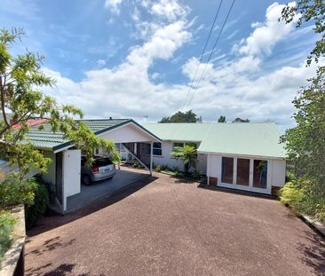 Charming Family Haven in the Heart of Blockhouse Bay - Photo 2