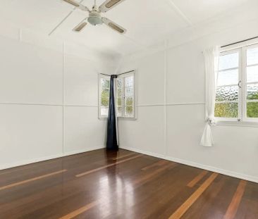 35 Iberia Crescent, Darra QLD 4076 - Photo 4