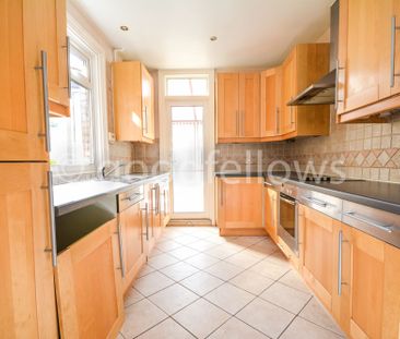 Tharp Road, Wallington, SM6 - Photo 2