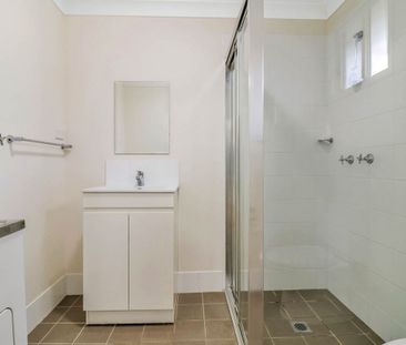 Modern Granny Flat With Water Usage Included - Photo 2