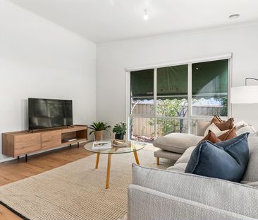 3 Bedroom Renovated home! - Photo 2