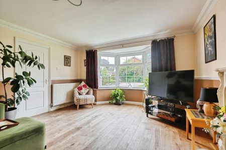 4 bedroom detached house to rent - Photo 3